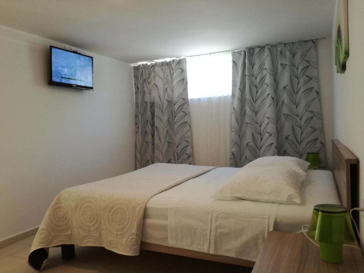 Апартаменты Apartman Anni Пореч Экстерьер фото